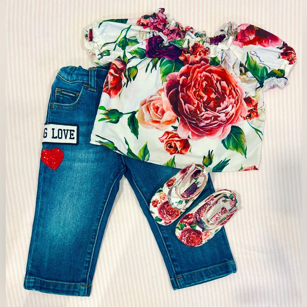 Dolce&Gabbana Infant 3 Piece Set - Rose Floral - Blouse, Jeans, & Flats - Mint!